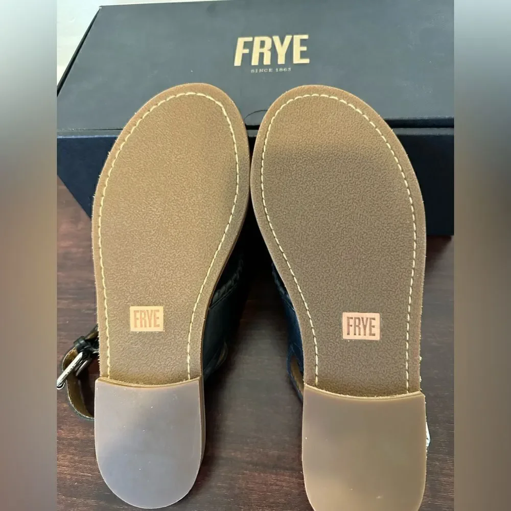 💥Frye Women’s leather feather criss cross black sandal size 7,5 NIB